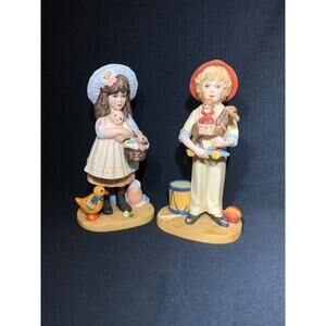 Pair of  Jan Hagaka Porcelain Figurines Victoria and Jody